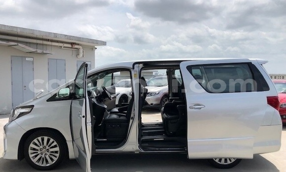 Nunua Ilio tumika Toyota Alphard Fedha Gari ndani ya Lusaka nchini Zambia Nunua Ilio tumika Toyota Alphard Fedha Gari ndani ya Lusaka nchini Zambia