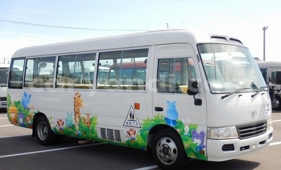 Buy Used Toyota HiAce White Truck in Lusaka in Zambia Buy Used Toyota HiAce White Truck in Lusaka in Zambia