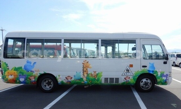 Buy Used Toyota HiAce White Truck in Lusaka in Zambia Buy Used Toyota HiAce White Truck in Lusaka in Zambia