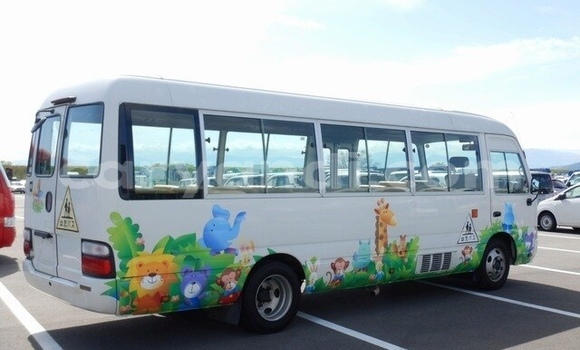 Buy Used Toyota HiAce White Truck in Lusaka in Zambia Buy Used Toyota HiAce White Truck in Lusaka in Zambia