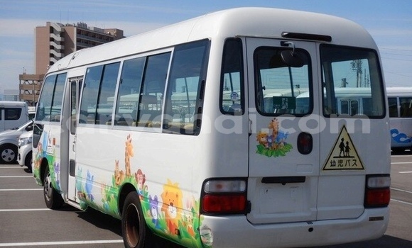 Buy Used Toyota HiAce White Truck in Lusaka in Zambia Buy Used Toyota HiAce White Truck in Lusaka in Zambia