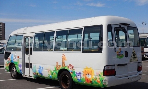 Buy Used Toyota HiAce White Truck in Lusaka in Zambia Buy Used Toyota HiAce White Truck in Lusaka in Zambia