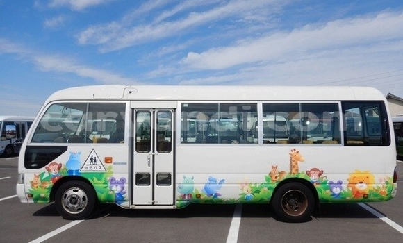 Buy Used Toyota HiAce White Truck in Lusaka in Zambia Buy Used Toyota HiAce White Truck in Lusaka in Zambia