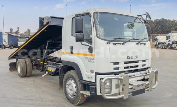 Acheter Occasion Utilitaire Isuzu FTR 850 Blanc à Livingstone, Zambie Acheter Occasion Utilitaire Isuzu FTR 850 Blanc à Livingstone, Zambie