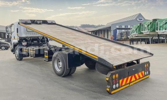Acheter Occasion Utilitaire Isuzu FTR 850 Blanc à Livingstone, Zambie Acheter Occasion Utilitaire Isuzu FTR 850 Blanc à Livingstone, Zambie