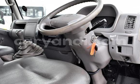 Acheter Occasion Utilitaire Toyota Dyna Blanc à Livingstone, Zambie Acheter Occasion Utilitaire Toyota Dyna Blanc à Livingstone, Zambie
