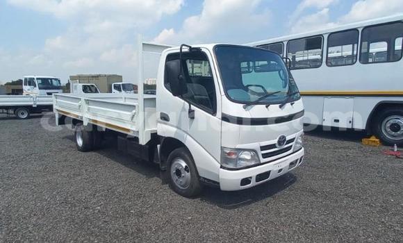 Acheter Occasion Utilitaire Toyota Dyna Blanc à Chingola, Zambie Acheter Occasion Utilitaire Toyota Dyna Blanc à Chingola, Zambie