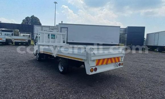 Acheter Occasion Utilitaire Toyota Dyna Blanc à Chingola, Zambie Acheter Occasion Utilitaire Toyota Dyna Blanc à Chingola, Zambie