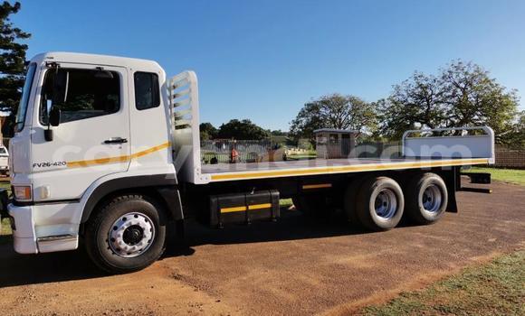 Acheter Occasion Utilitaire Mitsubishi Fuso Blanc à Lusaka, Zambie Acheter Occasion Utilitaire Mitsubishi Fuso Blanc à Lusaka, Zambie