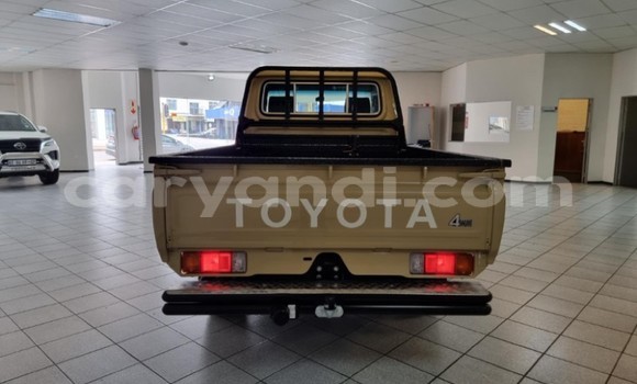 Acheter Occasion Voiture Toyota Land Cruiser Beige à Lusaka, Zambie Acheter Occasion Voiture Toyota Land Cruiser Beige à Lusaka, Zambie