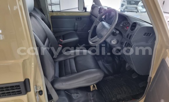 Acheter Occasion Voiture Toyota Land Cruiser Beige à Lusaka, Zambie Acheter Occasion Voiture Toyota Land Cruiser Beige à Lusaka, Zambie