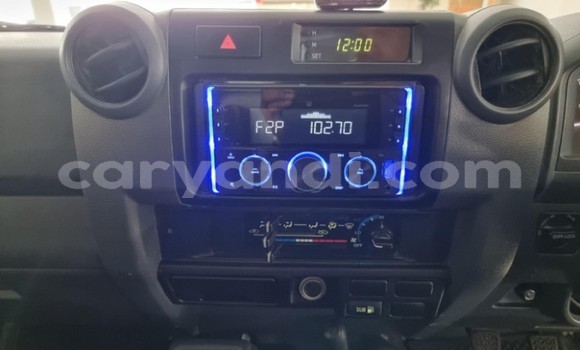 Acheter Occasion Voiture Toyota Land Cruiser Beige à Lusaka, Zambie Acheter Occasion Voiture Toyota Land Cruiser Beige à Lusaka, Zambie