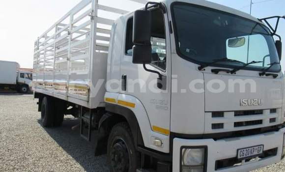 Buy Used Isuzu FTR 850 White Truck in Lusaka in Zambia