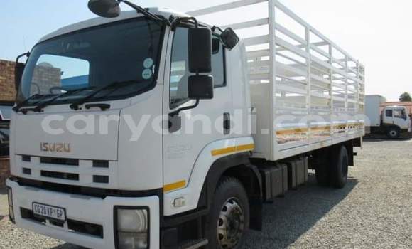 Acheter Occasion Utilitaire Isuzu FTR 850 Blanc à Lusaka, Zambie Acheter Occasion Utilitaire Isuzu FTR 850 Blanc à Lusaka, Zambie