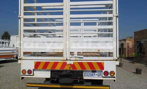 Acheter Occasion Utilitaire Isuzu FTR 850 Blanc à Lusaka, Zambie Acheter Occasion Utilitaire Isuzu FTR 850 Blanc à Lusaka, Zambie