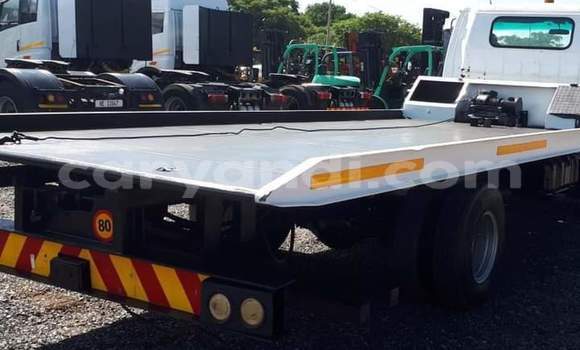 Acheter Occasion Utilitaire Isuzu FTR 850 Blanc à Lusaka, Zambie Acheter Occasion Utilitaire Isuzu FTR 850 Blanc à Lusaka, Zambie