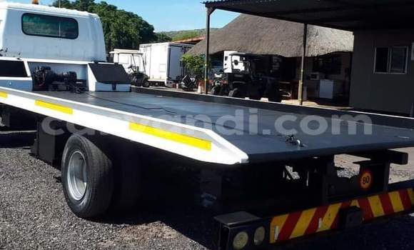 Acheter Occasion Utilitaire Isuzu FTR 850 Blanc à Lusaka, Zambie Acheter Occasion Utilitaire Isuzu FTR 850 Blanc à Lusaka, Zambie