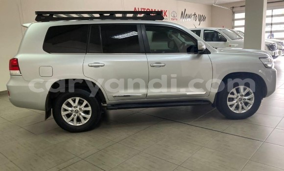 Buy Used Toyota Land Cruiser Silver Car in Lusaka in Zambia Buy Used Toyota Land Cruiser Silver Car in Lusaka in Zambia