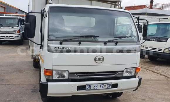 Acheter Occasion Utilitaire Nissan UD Blanc à Lusaka, Zambie Acheter Occasion Utilitaire Nissan UD Blanc à Lusaka, Zambie
