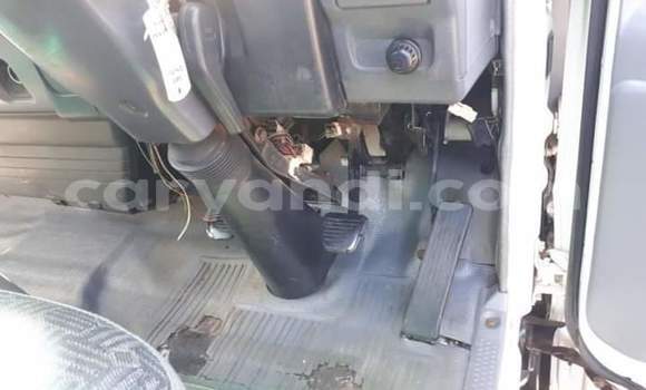 Acheter Occasion Utilitaire Nissan UD Blanc à Lusaka, Zambie Acheter Occasion Utilitaire Nissan UD Blanc à Lusaka, Zambie