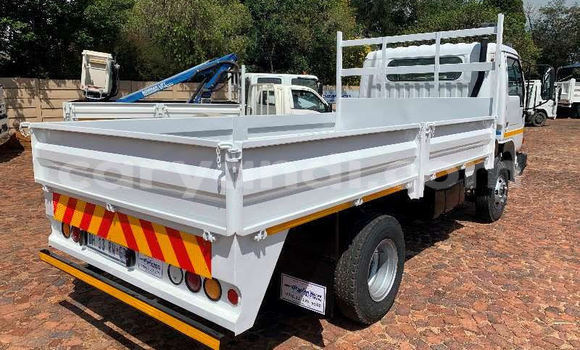 Acheter Occasion Utilitaire Nissan UD Autre à Isoka, Nord Acheter Occasion Utilitaire Nissan UD Autre à Isoka, Nord