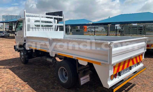 Acheter Occasion Utilitaire Nissan UD Autre à Isoka, Nord Acheter Occasion Utilitaire Nissan UD Autre à Isoka, Nord