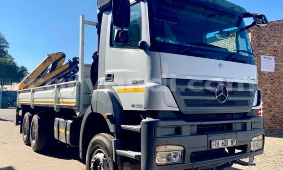 Buy Used Mercedes–Benz Truck White Truck in Lusaka in Zambia Buy Used Mercedes–Benz Truck White Truck in Lusaka in Zambia