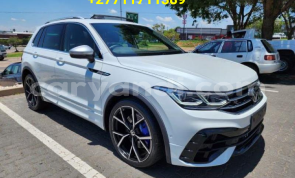 Buy Used Volkswagen Tiguan White Car in Lusaka in Zambia