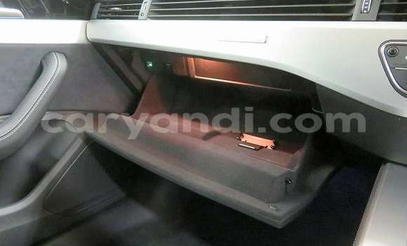 Nunua Ilio tumika Audi A4 Nyekundu Gari ndani ya Chingola nchini Zambia Nunua Ilio tumika Audi A4 Nyekundu Gari ndani ya Chingola nchini Zambia