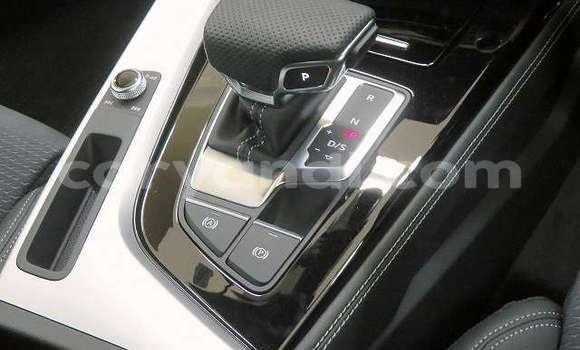 Nunua Ilio tumika Audi A4 Nyekundu Gari ndani ya Chingola nchini Zambia Nunua Ilio tumika Audi A4 Nyekundu Gari ndani ya Chingola nchini Zambia