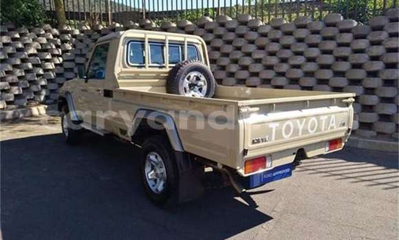 Buy Used Toyota Land Cruiser Beige Car in Lusaka in Zambia Buy Used Toyota Land Cruiser Beige Car in Lusaka in Zambia