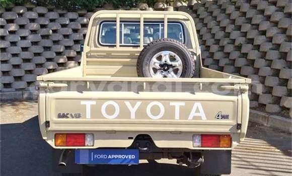 Buy Used Toyota Land Cruiser Beige Car in Lusaka in Zambia Buy Used Toyota Land Cruiser Beige Car in Lusaka in Zambia