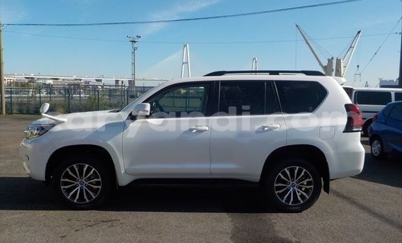 Acheter Occasion Voiture Toyota Land Cruiser Prado Blanc à Lusaka, Zambie Acheter Occasion Voiture Toyota Land Cruiser Prado Blanc à Lusaka, Zambie