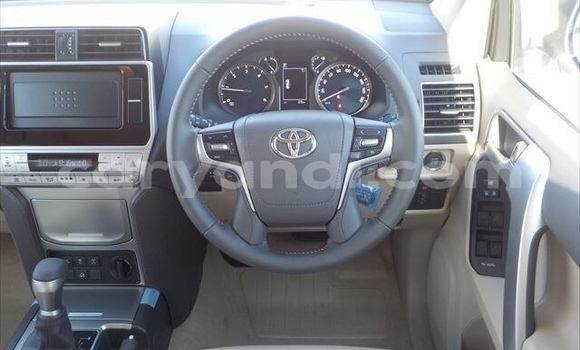 Acheter Occasion Voiture Toyota Land Cruiser Prado Blanc à Lusaka, Zambie Acheter Occasion Voiture Toyota Land Cruiser Prado Blanc à Lusaka, Zambie