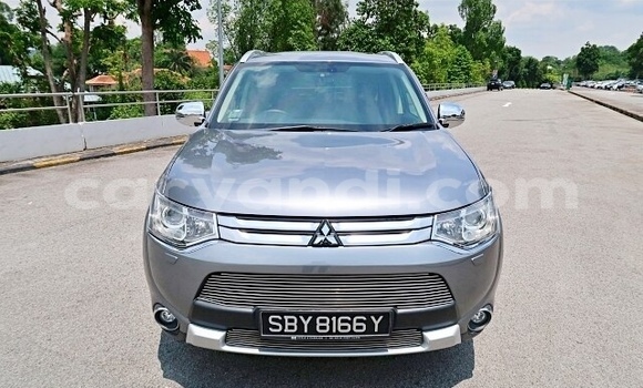 Nunua Ilio tumika Mitsubishi Outlander Fedha Gari ndani ya Lusaka nchini Zambia Nunua Ilio tumika Mitsubishi Outlander Fedha Gari ndani ya Lusaka nchini Zambia