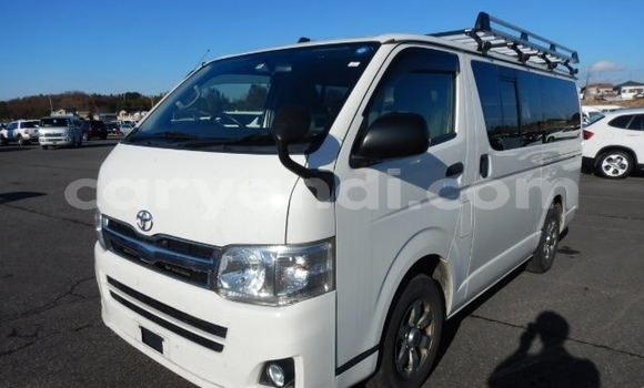 Acheter Occasion Voiture Toyota Hiace Blanc à Lusaka, Zambie