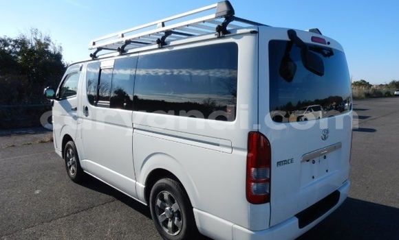 Acheter Occasion Voiture Toyota Hiace Blanc à Lusaka, Zambie Acheter Occasion Voiture Toyota Hiace Blanc à Lusaka, Zambie