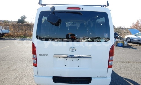 Acheter Occasion Voiture Toyota Hiace Blanc à Lusaka, Zambie Acheter Occasion Voiture Toyota Hiace Blanc à Lusaka, Zambie