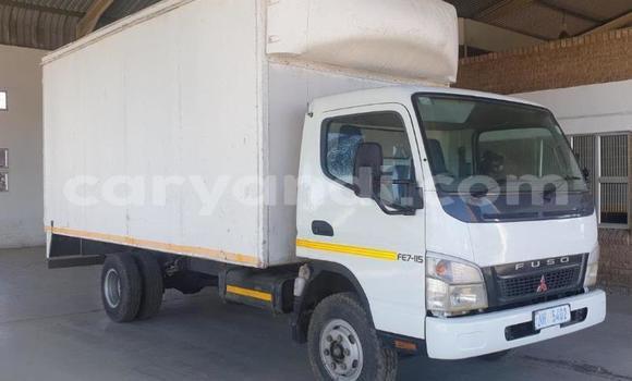 Nunua Ilio tumika Mitsubishi Fuso Nyeupe Lori ndani ya Lusaka nchini Zambia