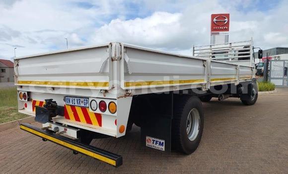 Buy Used Hino 300 Series White Truck in Lusaka in Zambia Buy Used Hino 300 Series White Truck in Lusaka in Zambia
