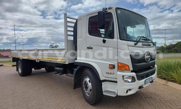 Buy Used Hino 300 Series White Truck in Lusaka in Zambia Buy Used Hino 300 Series White Truck in Lusaka in Zambia