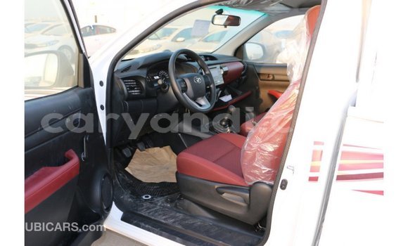 Acheter Import Voiture Toyota Hilux Blanc à Import - Dubai, Zambie Acheter Import Voiture Toyota Hilux Blanc à Import - Dubai, Zambie
