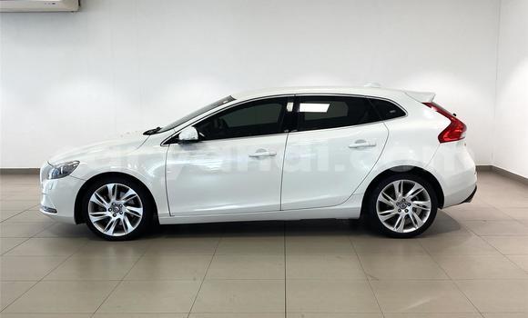 Buy Used Volvo V40 White Car in Chingola in Zambia Buy Used Volvo V40 White Car in Chingola in Zambia