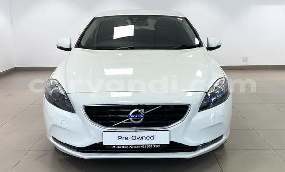 Buy Used Volvo V40 White Car in Chingola in Zambia Buy Used Volvo V40 White Car in Chingola in Zambia
