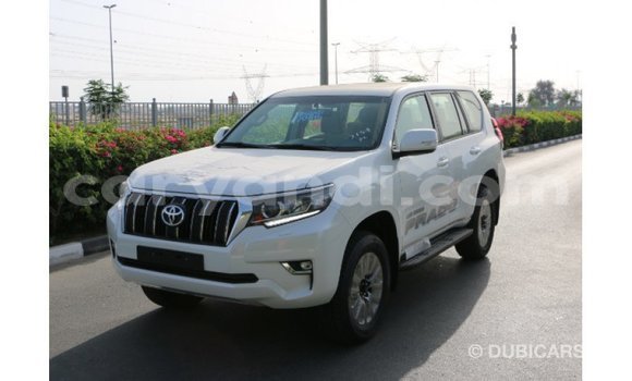 Acheter Import Voiture Toyota Prado Blanc à Import - Dubai, Zambie Acheter Import Voiture Toyota Prado Blanc à Import - Dubai, Zambie