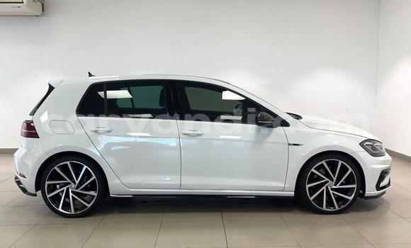 Buy Used Volkswagen Golf R White Car in Lusaka in Zambia Buy Used Volkswagen Golf R White Car in Lusaka in Zambia