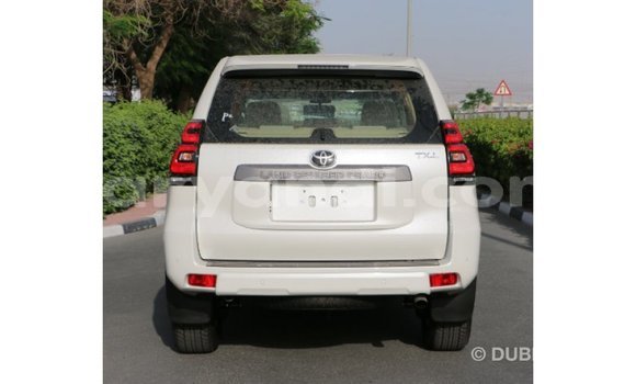 Acheter Import Voiture Toyota Prado Blanc à Import - Dubai, Zambie Acheter Import Voiture Toyota Prado Blanc à Import - Dubai, Zambie