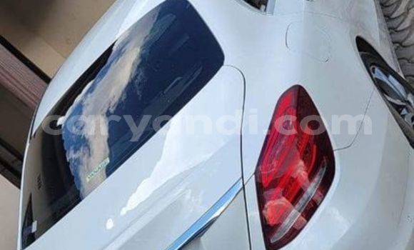 Acheter Occasion Voiture Mercedes‒Benz C–Class Blanc à Lusaka, Zambie Acheter Occasion Voiture Mercedes‒Benz C–Class Blanc à Lusaka, Zambie