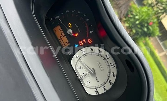 Acheter Occasion Voiture Toyota IST Blanc à Lusaka, Zambie Acheter Occasion Voiture Toyota IST Blanc à Lusaka, Zambie