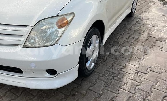 Acheter Occasion Voiture Toyota IST Blanc à Lusaka, Zambie Acheter Occasion Voiture Toyota IST Blanc à Lusaka, Zambie